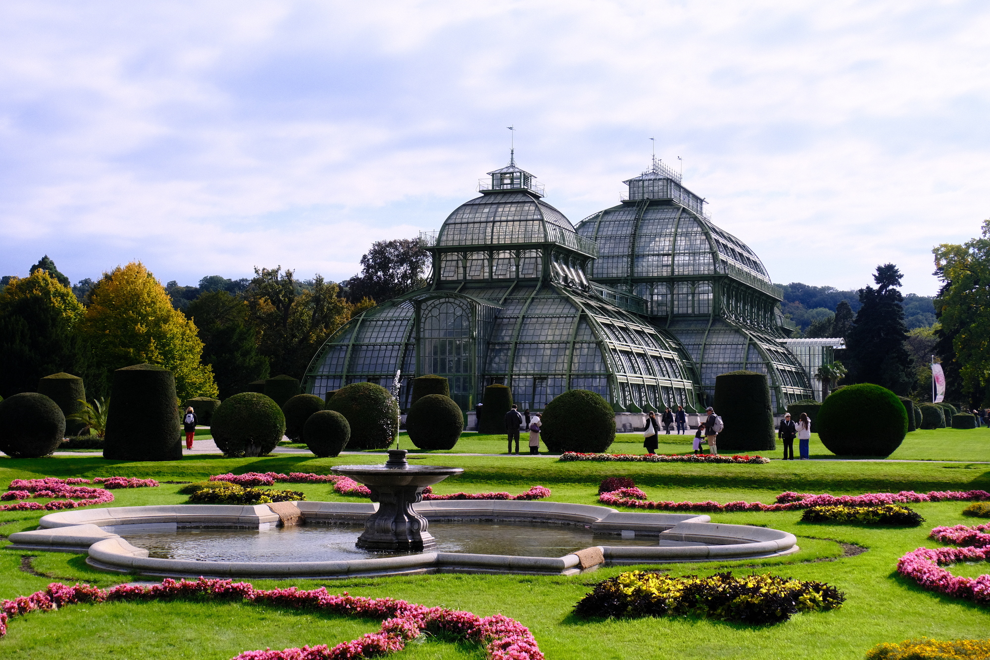 wide shot of the Palmenhaus